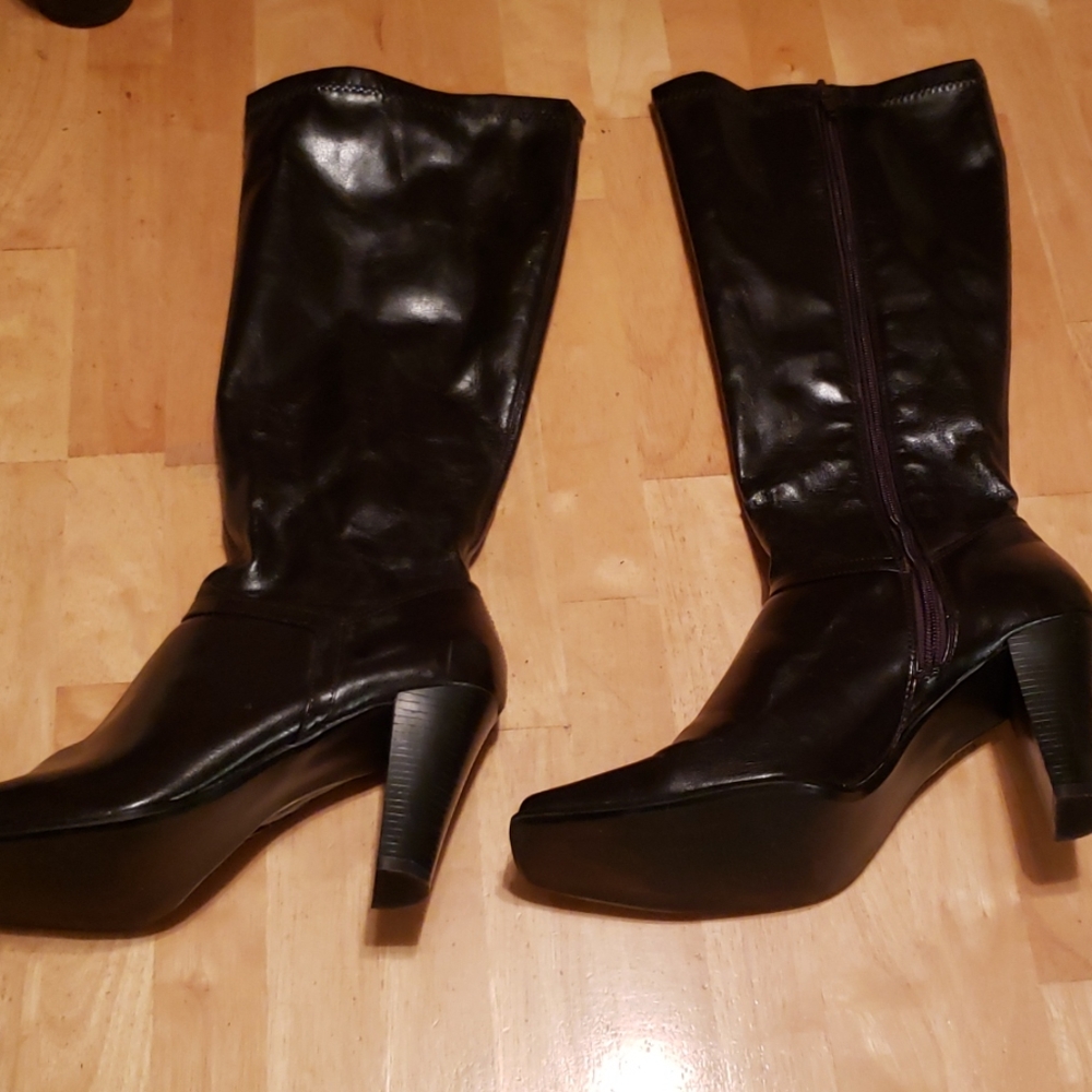 Shoes - Picture 3 of 3